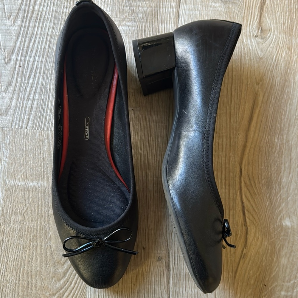 Rockport Trutech cushioned long wear black leather pumps Flight Attendant 8M